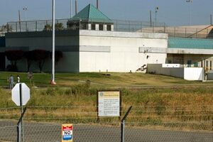 زندان زنان دوبلین در آمریکا؛ زندانی با محیطی مسموم