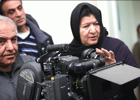 ناگفته‌های پوران درخشنده درباره خروش اعتراض‌آمیز زنان سینماگر وبی مهری با فیلم هیس دخترها فریاد نمیزنند