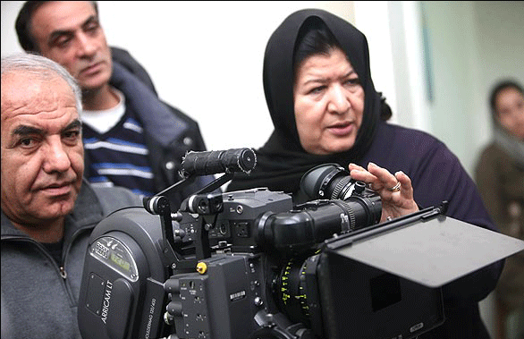 ناگفته‌های پوران درخشنده درباره خروش اعتراض‌آمیز زنان سینماگر وبی مهری با فیلم هیس دخترها فریاد نمیزنند