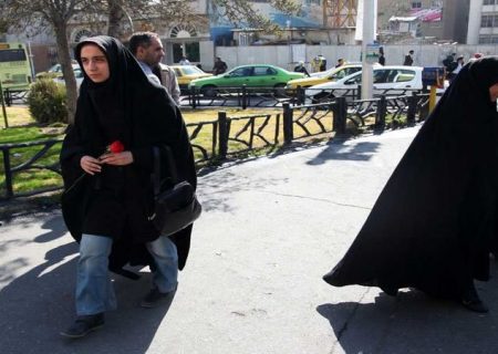 حمله   روزنامه  جوان  به کمپین زنان محجبه علیه گشت ارشاد /ساده اندیشند /به مخالفان حجاب نزدیکترند