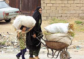 وجود بیش از ۹۰ هزار زن سرپرست خانوار در خوزستان