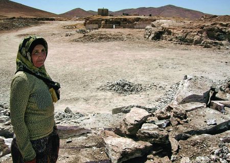 زن ایرانی که به سراغ سخت ترین شغل دنیا رفت؛ کار در معدن | بازخوانی گزارشی درباره موفق‌ترین زن معدن دار ایران