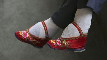 رسم عجیب کوچک کردن پای زنان؛ زنانی با کوچک‌ترین پاهای دنیا!