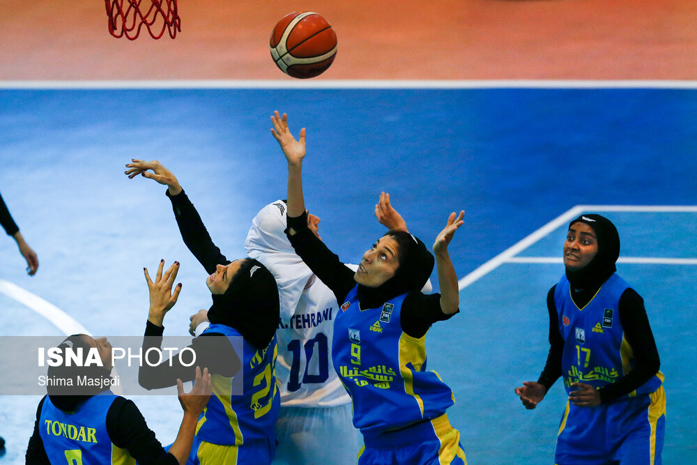 صعود دختران گروه بهمن و مهرسان به نیمه‌ نهایی لیگ بسکتبال