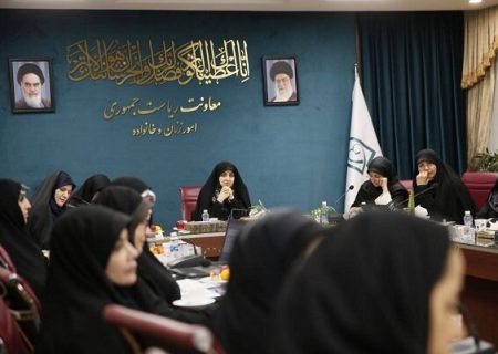 بهروزآذر: حمایت از زنان شاغل برای انتصاب شایسته در دستگاه‌ها ضروری است