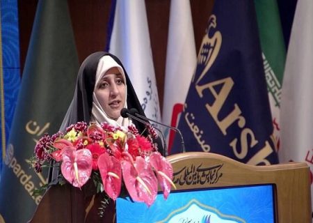 حضور معاون رئیس‌جمهور در نهمین اجلاس سراسری اعطای نشان عالی مدیر سال