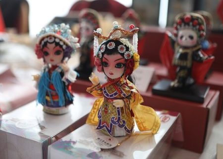 ۱۵ کشور در نمایشگاه خیریه انجمن دیپلماتیک بانوان ایران شرکت کردند