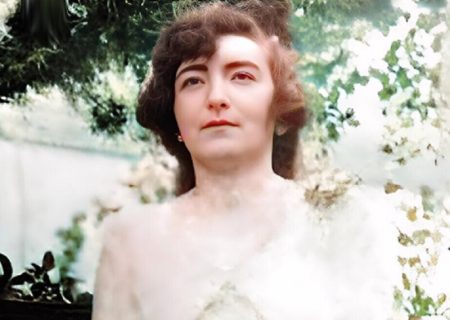 بدری می‌گفت حتی یک بار از من سوال نکردند آیا میل داری زن احمدشاه شوی یا نه/ با پچ‌وپچ می‌گفتند: «عروس پیردختر است»