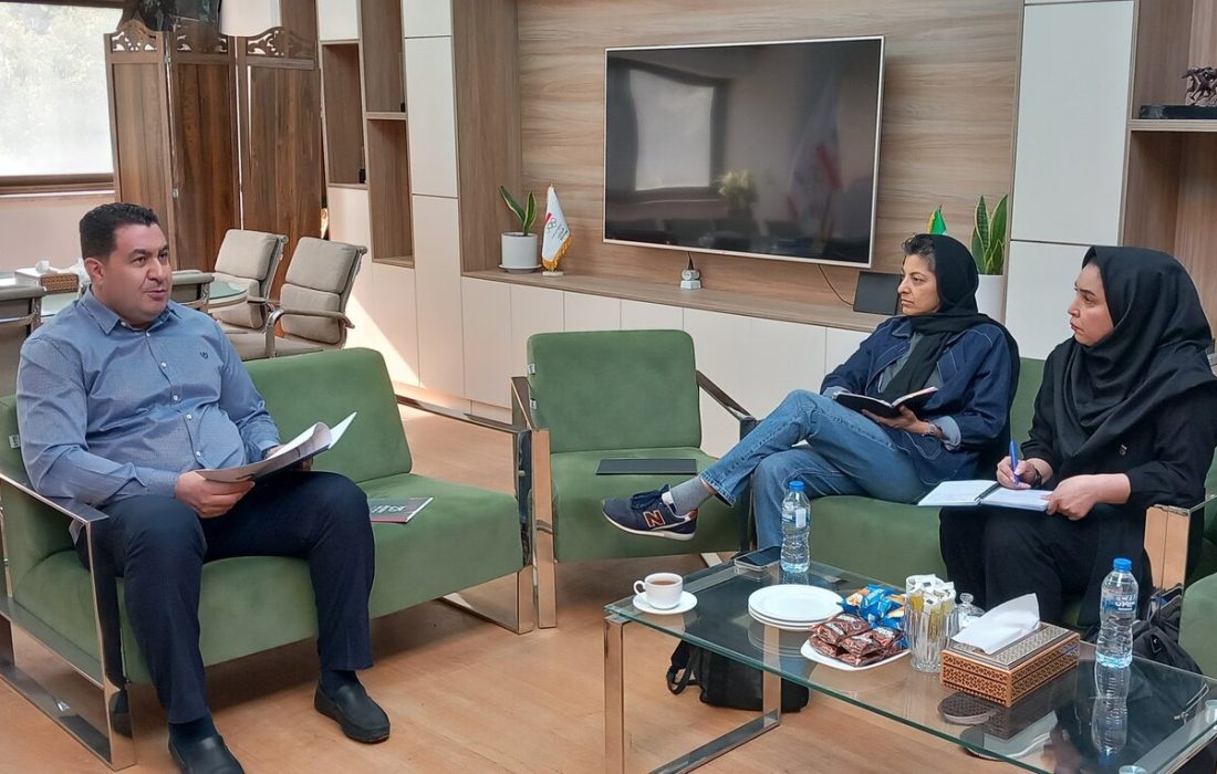 دیدار سرمربی و مدیر تیم ملی فوتسال زنان با رئیس کاروان بازیهای کشورهای اسلامی