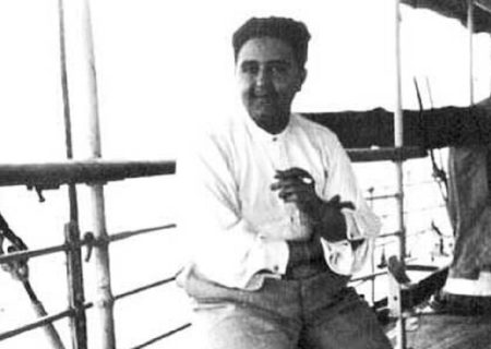 مادر احمدشاه به طور ناشناس به مدرسه دخترانه رفت تا دختری را برای همسری پسرش انتخاب کند!