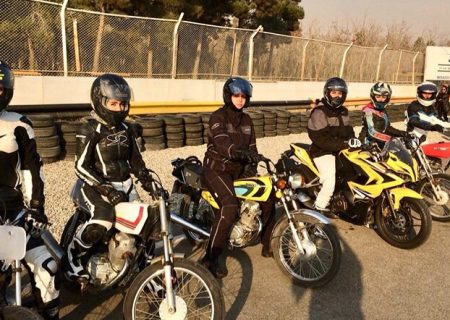 دبیر کارگروه فقه انجمن مطالعات زنان:موتورسواری زنان مشکل شرعی ندارد/ به آنها گواهینامه پایه یک برای کامیون و اتوبوس می دهیم، گواهینامه موتورسیکلت،نه!