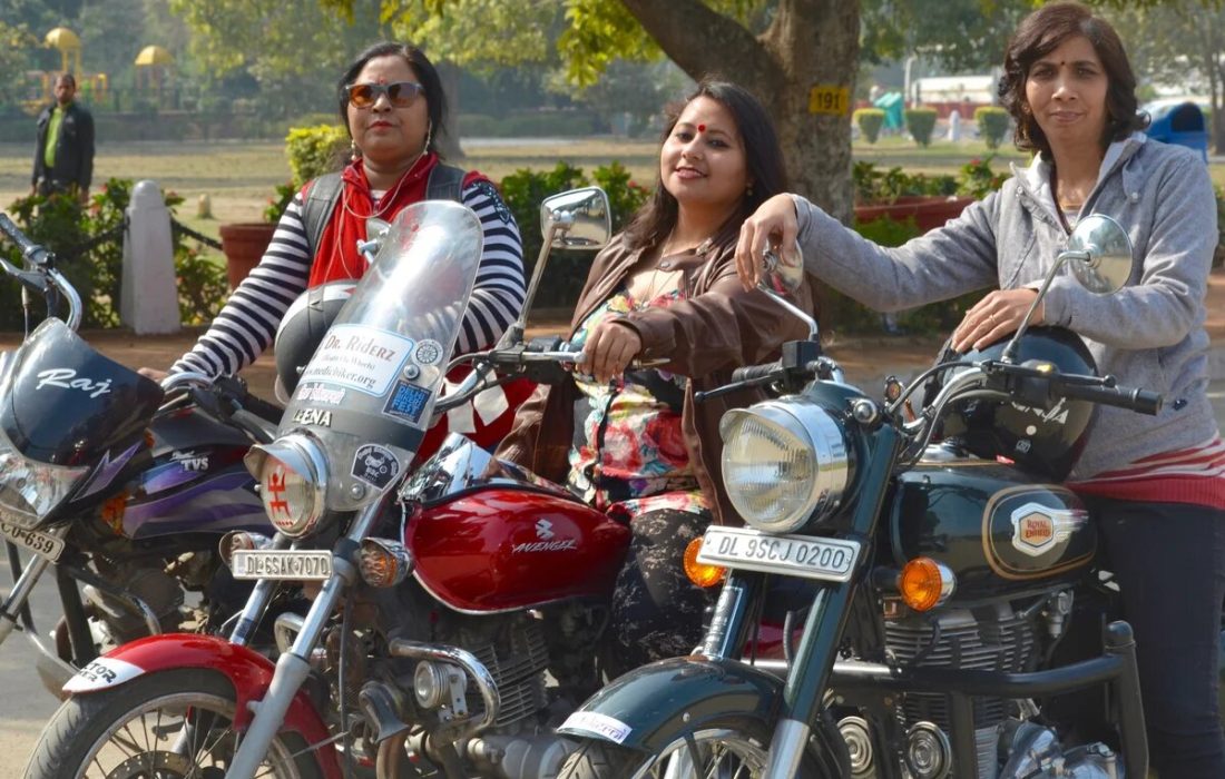 روایت زنان موتورسوار در آسیا از جادههای ویتنام تا خیابانهای دهلی/ عکس