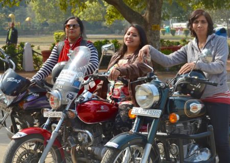 روایت زنان موتورسوار در آسیا از جاده‌های ویتنام تا خیابان‌های دهلی/ عکس
