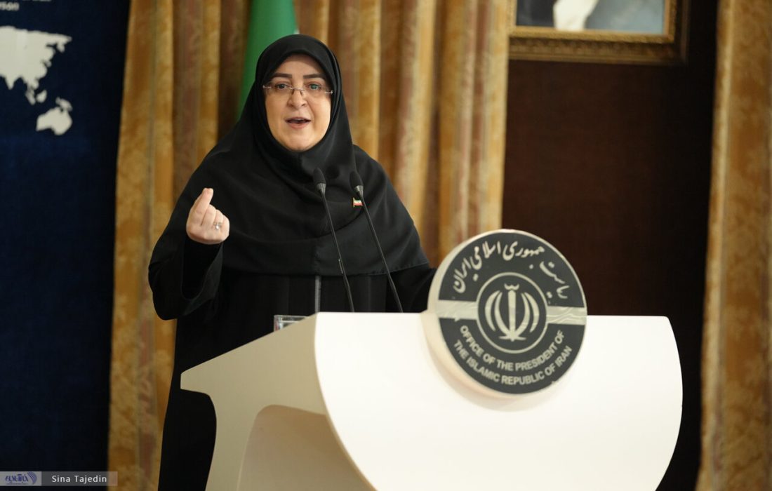 سخنگوی دولت پزشکیان آب پاکی را روی دست مخالفان موتورسواری زنان ریخت؛ هیچ منع قانونی برای صدور گواهینامه موتور برای بانوان وجود ندارد!