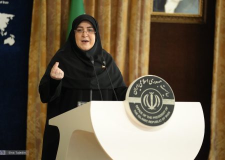 سخنگوی دولت پزشکیان آب پاکی را روی دست مخالفان موتورسواری زنان ریخت؛ هیچ منع قانونی برای صدور گواهینامه موتور برای بانوان وجود ندارد!