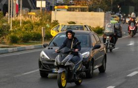 آیت الله کاظم قاضی زاده: نشستن در جلو یا عقب موتورسیکلت تفاوتی ندارد/ درباره موتورسواری یا دوچرخه‌سواری بانوان، حکم به جواز داده شده است