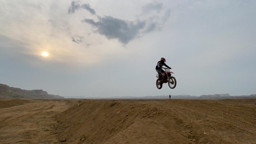 جولان دختران موتورسوار در آزادی