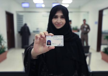 وقتی جامعه، اصلاحات را پس می‌زند / خانواده، و هزینه سنگین آموزش رانندگی چگونه مانع اصلاحات در عربستان شد؟